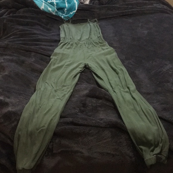 Super cute jumpsuit - Picture 1 of 6